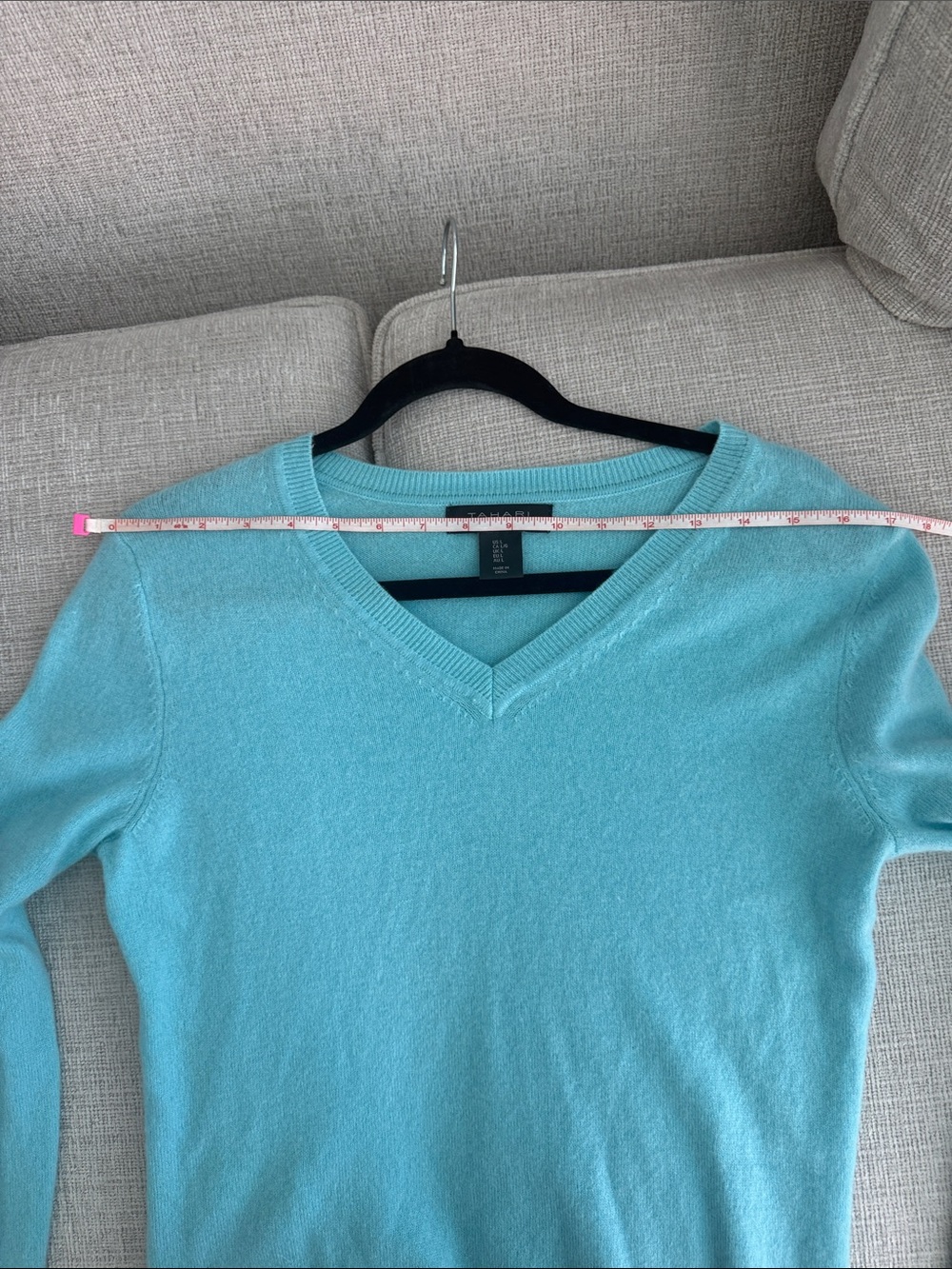 Tahari 100% 2-Ply Cashmere V-Neck Sweater - Picture 3 of 5